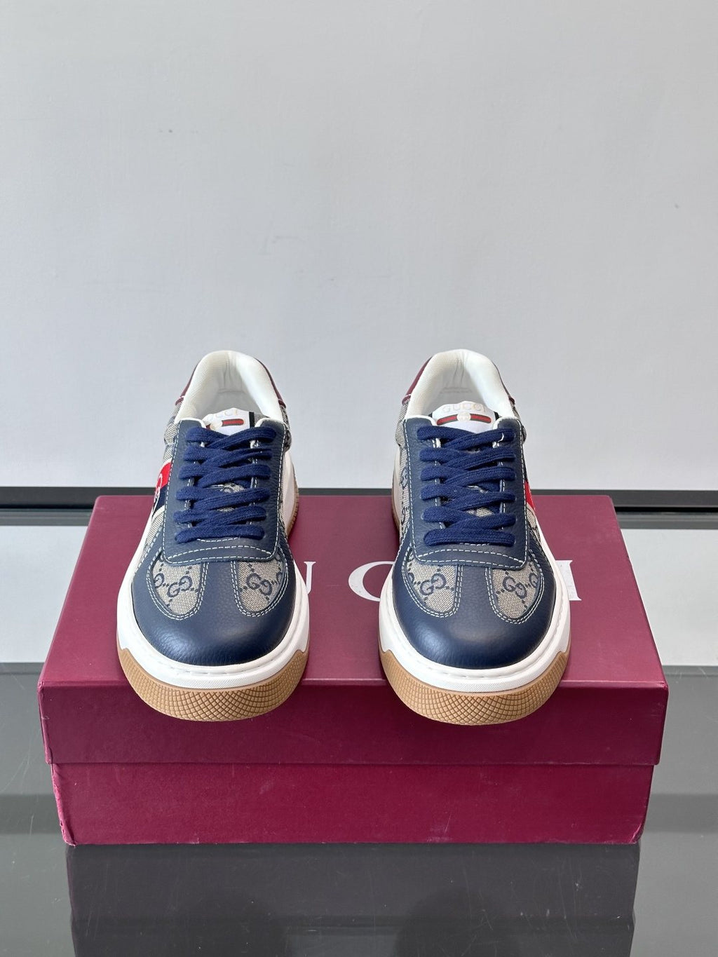 Gucci Navy Monogram Stripe Low-Top Sneakers — front